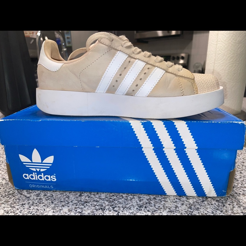 Platform Adidas sneakers